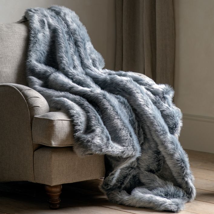 Ghedi Selene Fur Throw Premium — SantoLusso®